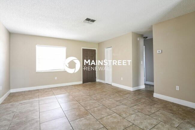 Photo - 3 Bedroom Pet-Friendly Home in Port Richey, FL with Main Street Renewal