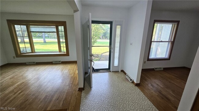 Photo - 28305 Cannon Rd