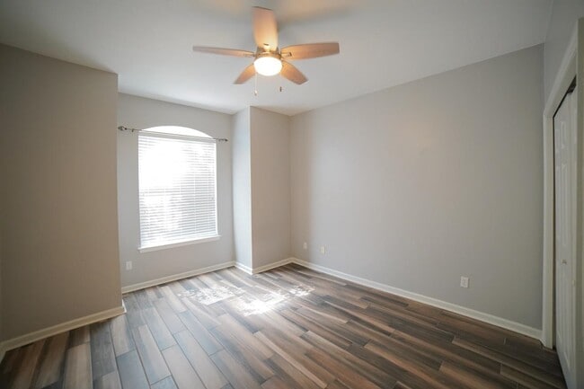 Photo - 5434 Hampton Hill Cir