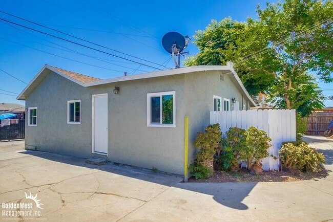 Building Photo - Remodeled 4Bdm 2Ba Home Situated in the Swan Canyon Neighborhood of City Heights