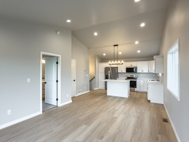 Photo - 6290 87th Ave S