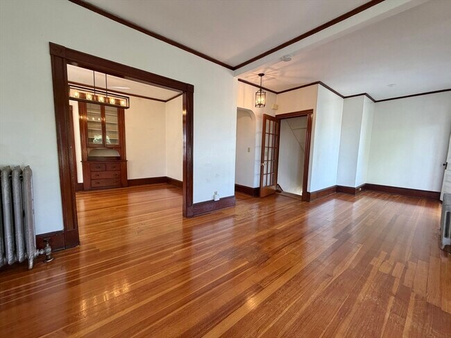 29 Woodrow Ave