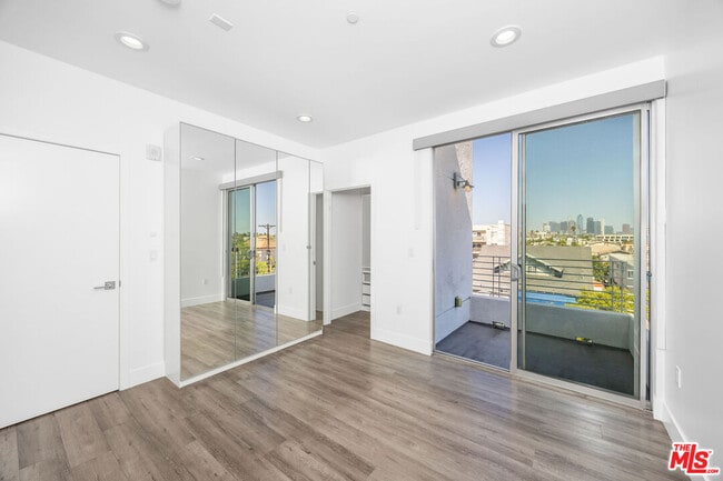 Building Photo - 1101 S Harvard Blvd Unit 505 Rental
