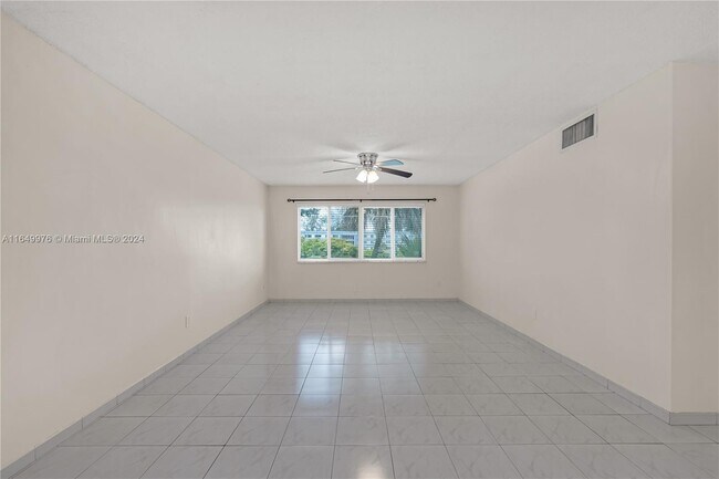 Photo - 14820 Naranja Lakes Blvd Unidad D3B