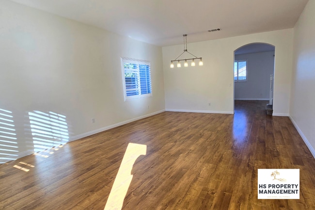 Photo - 1931 Wheatville St