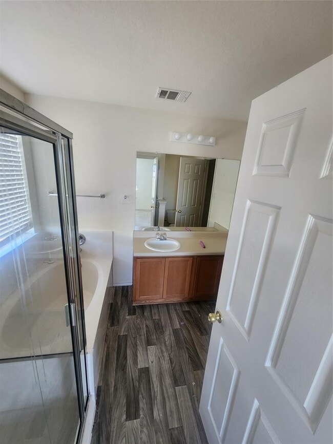 Photo - 14504 Charles Dickens Dr Unit B