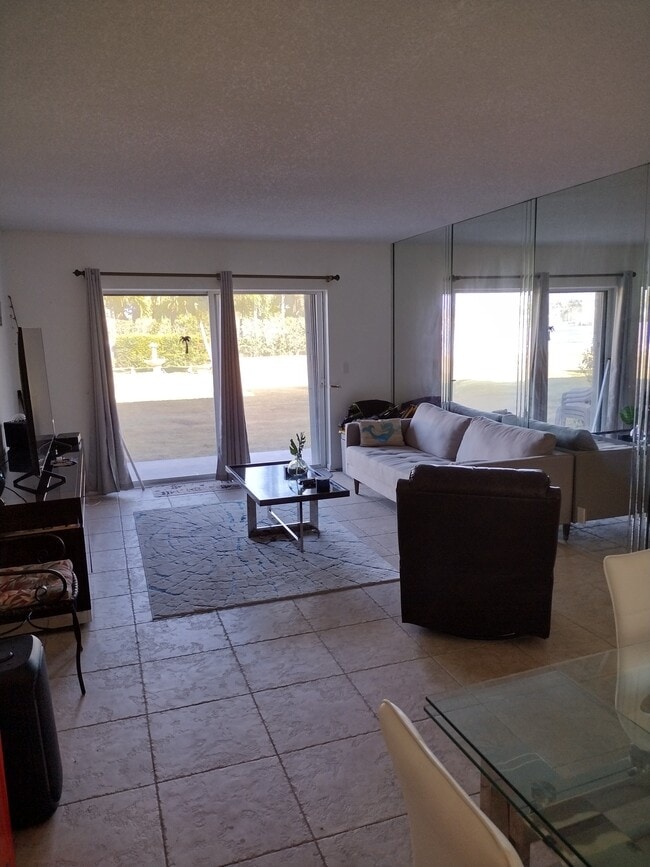 311 E Ocean Ave