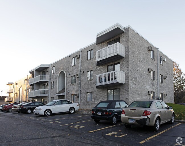 Covington Place Apartments For Rent in Saint Cloud, MN | ForRent.com