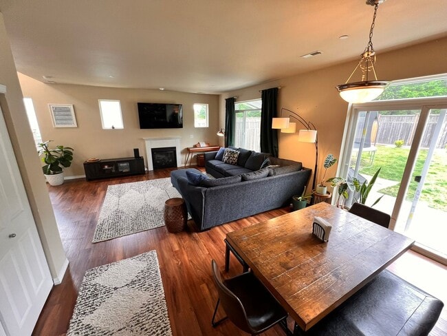 Photo - Spacious 3BR/2.5BA w/ Open Floor Plan, Fenced Yard, Office Nook & Garage