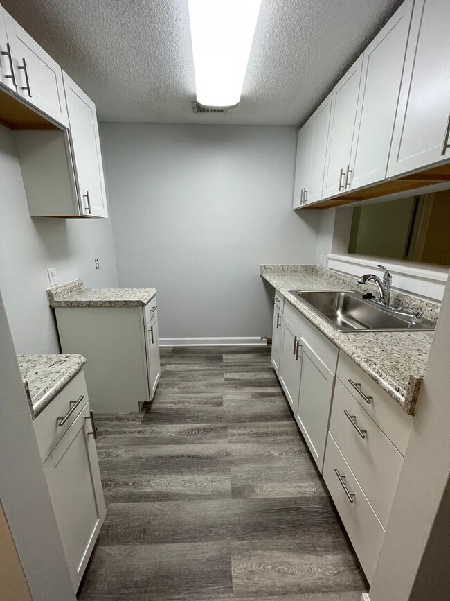 Photo - 303 Smith Level Rd Unit A-12 - B University Commons - Room B