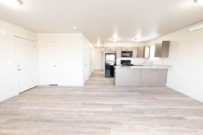 Photo - 6327 N Freedom Rd Unidad 6327 N Freedom Rd #2