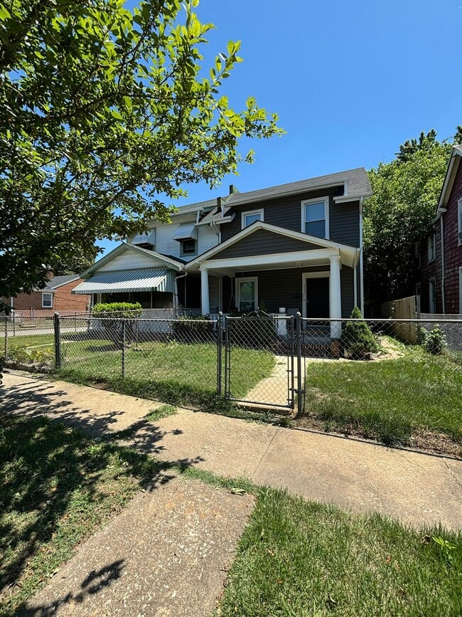 Building Photo - 3131 5th Ave