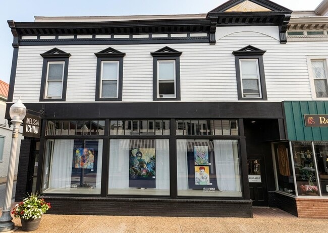Building Photo - 223 E Main St