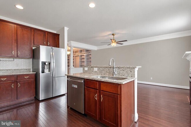 Photo - 703 Skippers Ln