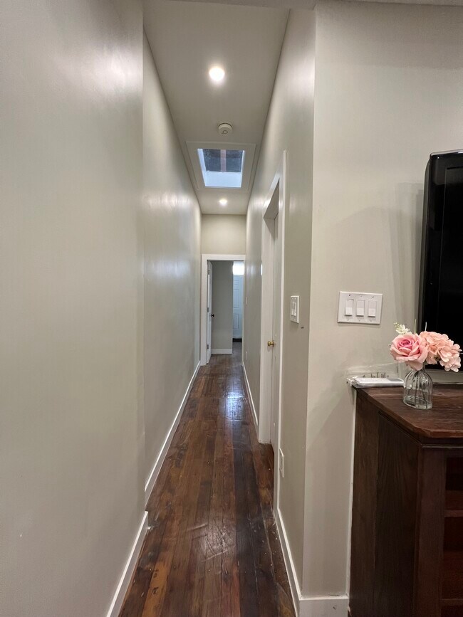 Photo - 1861 Mintwood Pl NW