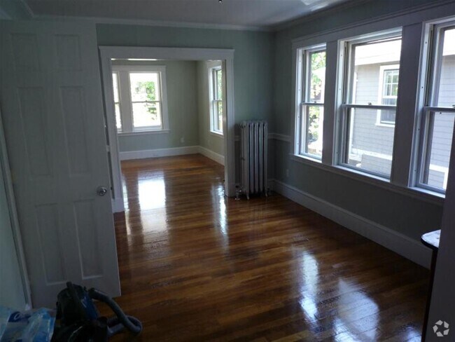Building Photo - 17 Milton St Unit 2 Rental
