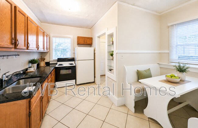 Photo - 1060 Cherry St