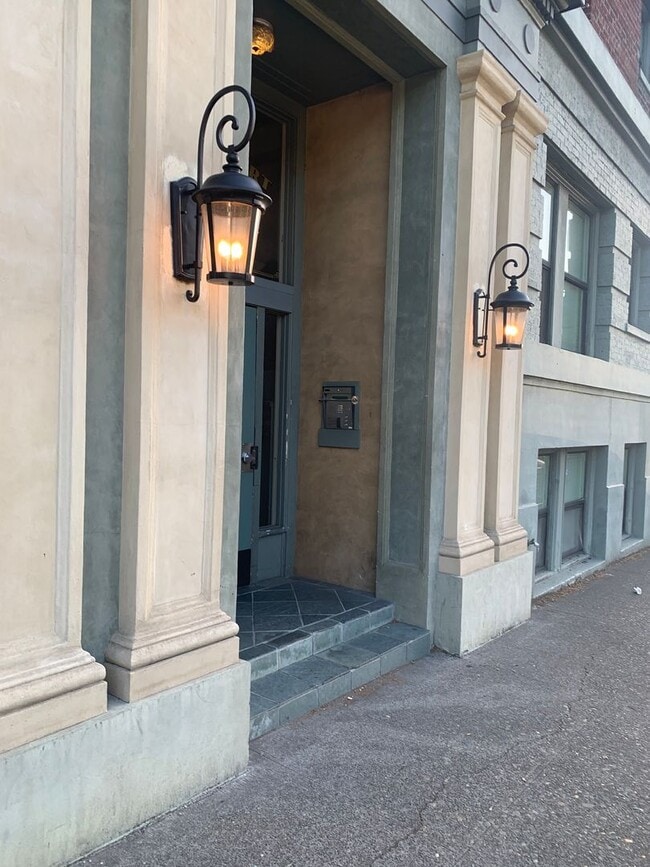Photo - Historic Charm in the Heart of NW Portland | Studio with In-Unit W/D! Unit 102