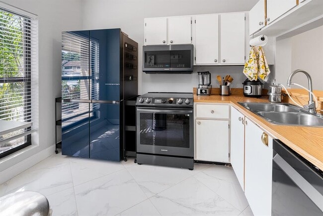 Photo - 3068 S Oakland Forest Dr