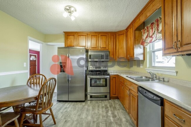 Photo - 6121 Sherwood Dr