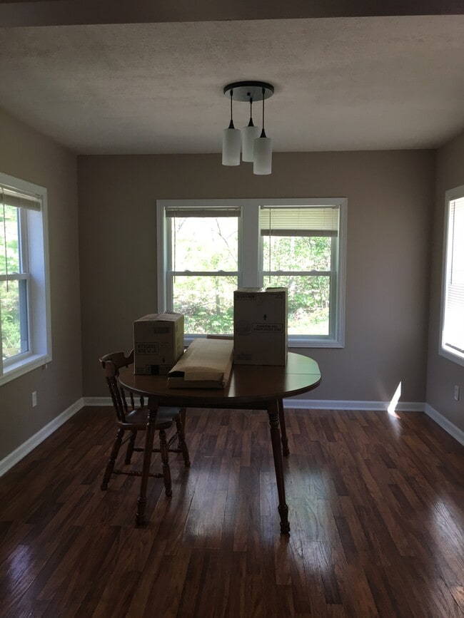 Photo - 1009 E High St