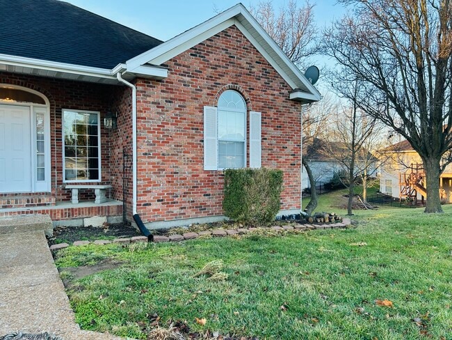 Photo - 700 Sudbury Dr