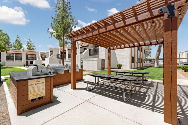 Solei on West Thomas Apartments