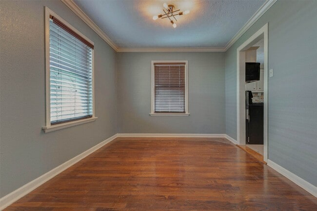 Photo - 2043 Alta Vista St