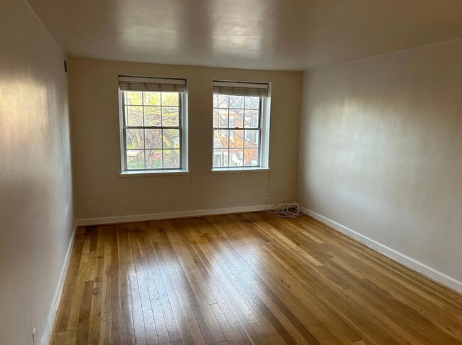 Photo - 3024 S Buchanan St Unit B2