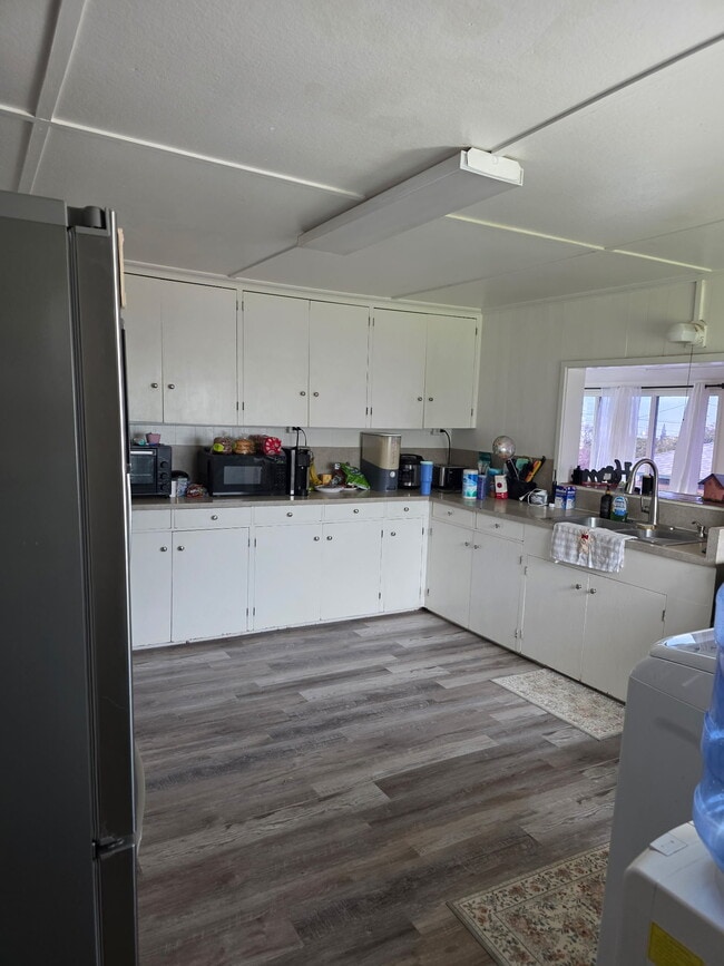 Building Photo - 29 Ai St