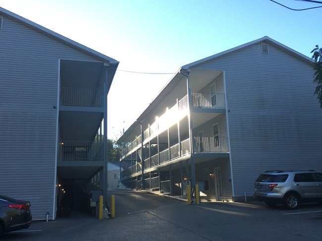 Macey Manor - Macey Manor Apartments