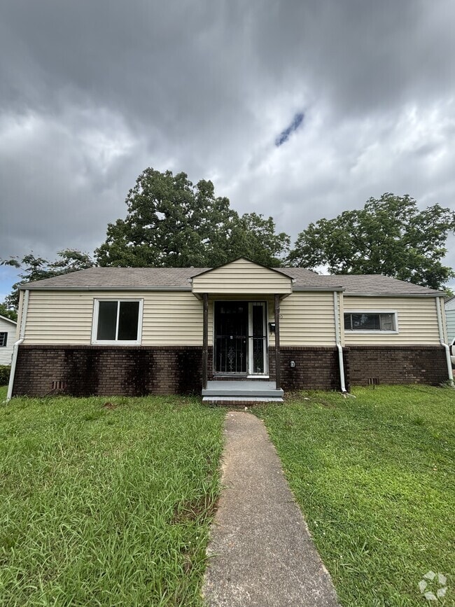 Building Photo - 1300 33rd St Ensley Rental