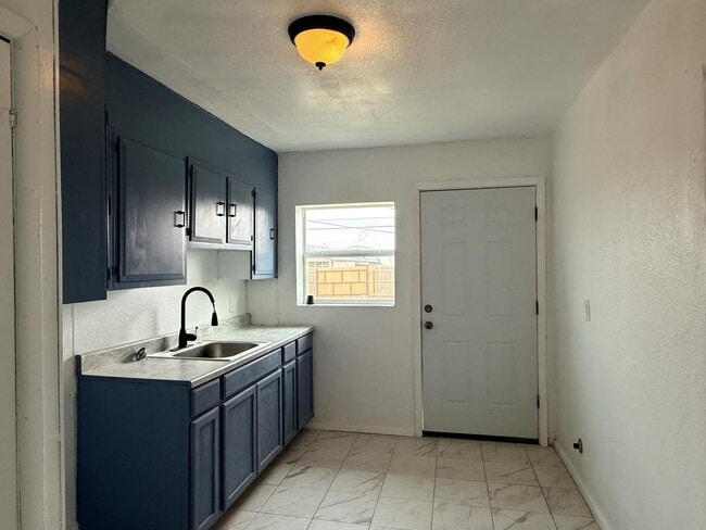 Photo - 1910 E California Ave