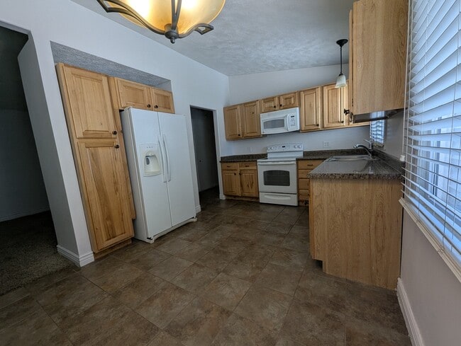 Photo - 2566 S 150 W