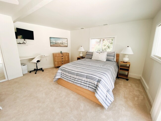 Photo - 2404 Chatsworth Blvd