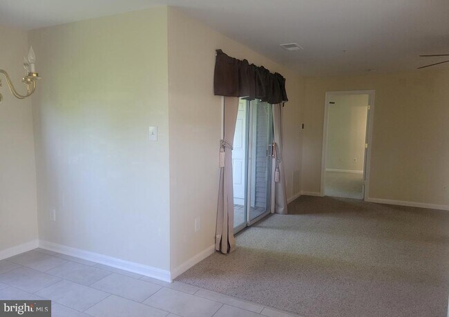 Photo - 8813 Stoneridge Cir Unidad 202