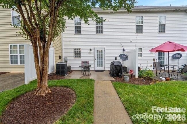 Photo - 128 Locomotive Ln