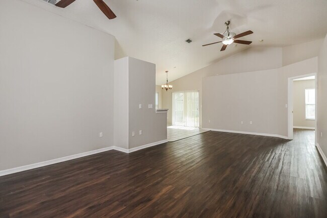 Photo - 330 Seville Pointe Ave