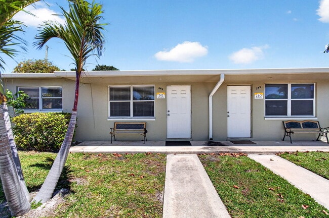 Photo - 240 SW 15th Ave