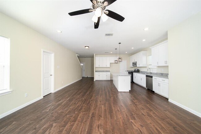 Photo - 2507 Lucky St