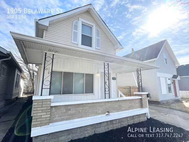 Building Photo - 1905 Delaware St