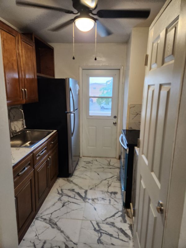 Photo - 270 NE 191st St