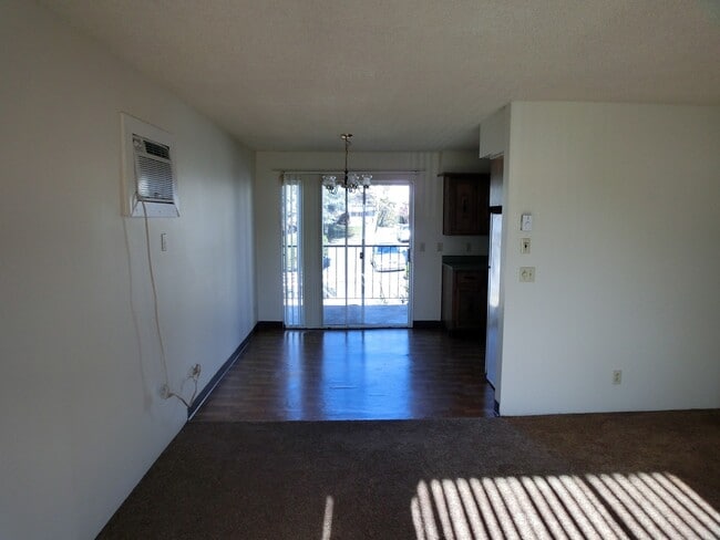 Photo - Great centrally located apartment!