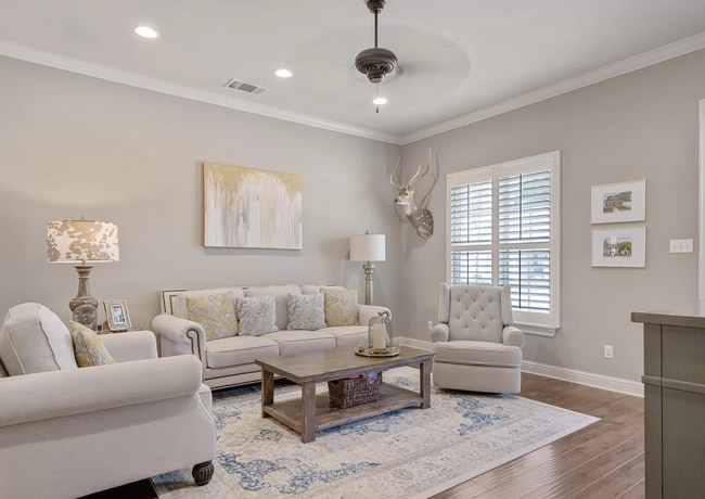 205 Oak Path Dr