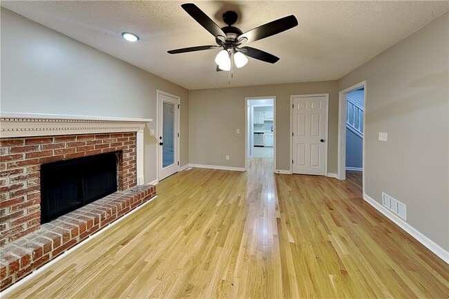Photo - 4241 Glenforest Way