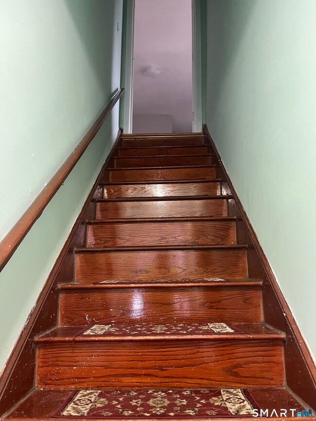 77 Meadow St Unit 2nd. Floor