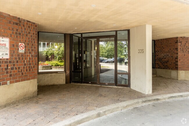 Photo - Le Comesol Apartments