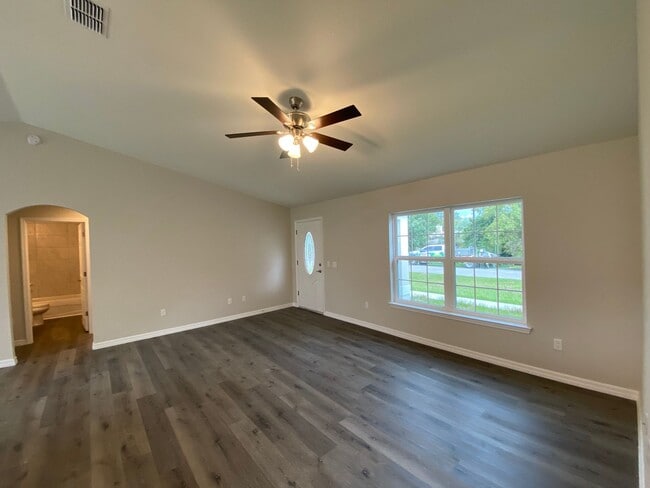 Photo - Custom Home - Desirable SE Ocala Neighborh...
