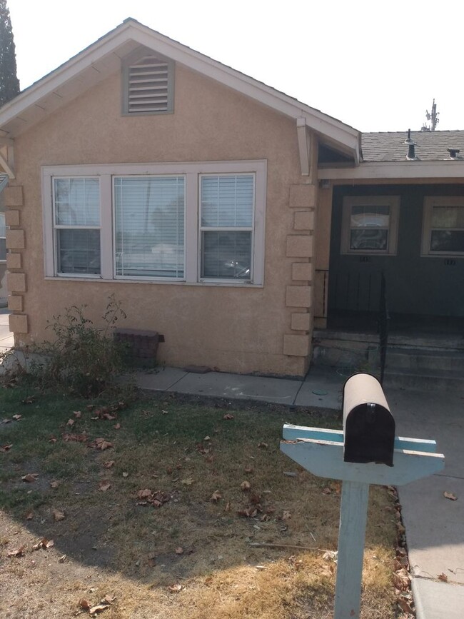 1 Bedroom, 1 Bath Duplex in Hanford - 1 Bedroom, 1 Bath Duplex in Hanford House