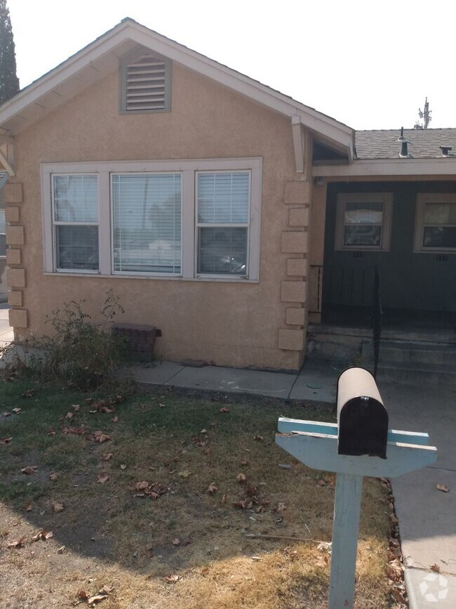 Building Photo - 1 Bedroom, 1 Bath Duplex in Hanford Rental